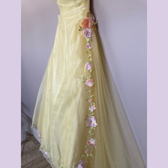 Night Moves | Yellow Ball Gown Prom Dress Corset Lace Up Back 3D Rose Appliqués - Picture 5 of 12